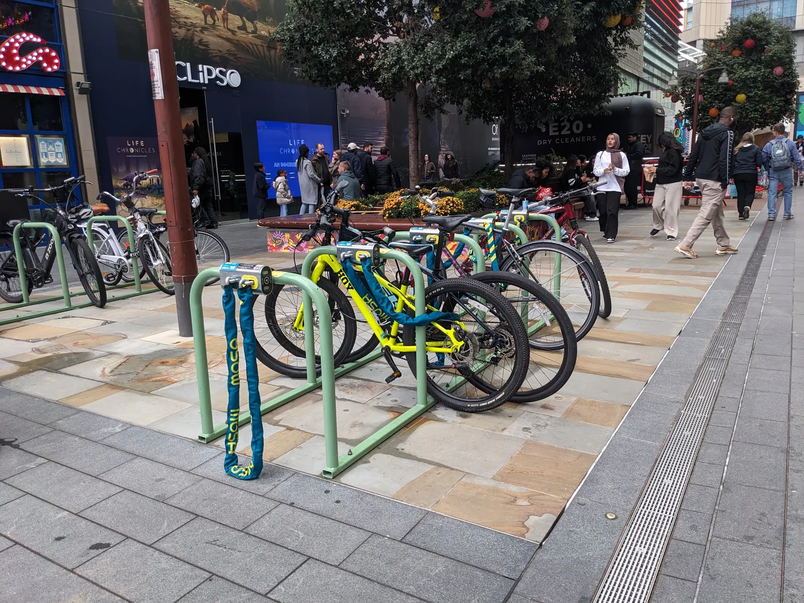 Mosa docks on the racks of a busy London shopping street, bikes locked in.